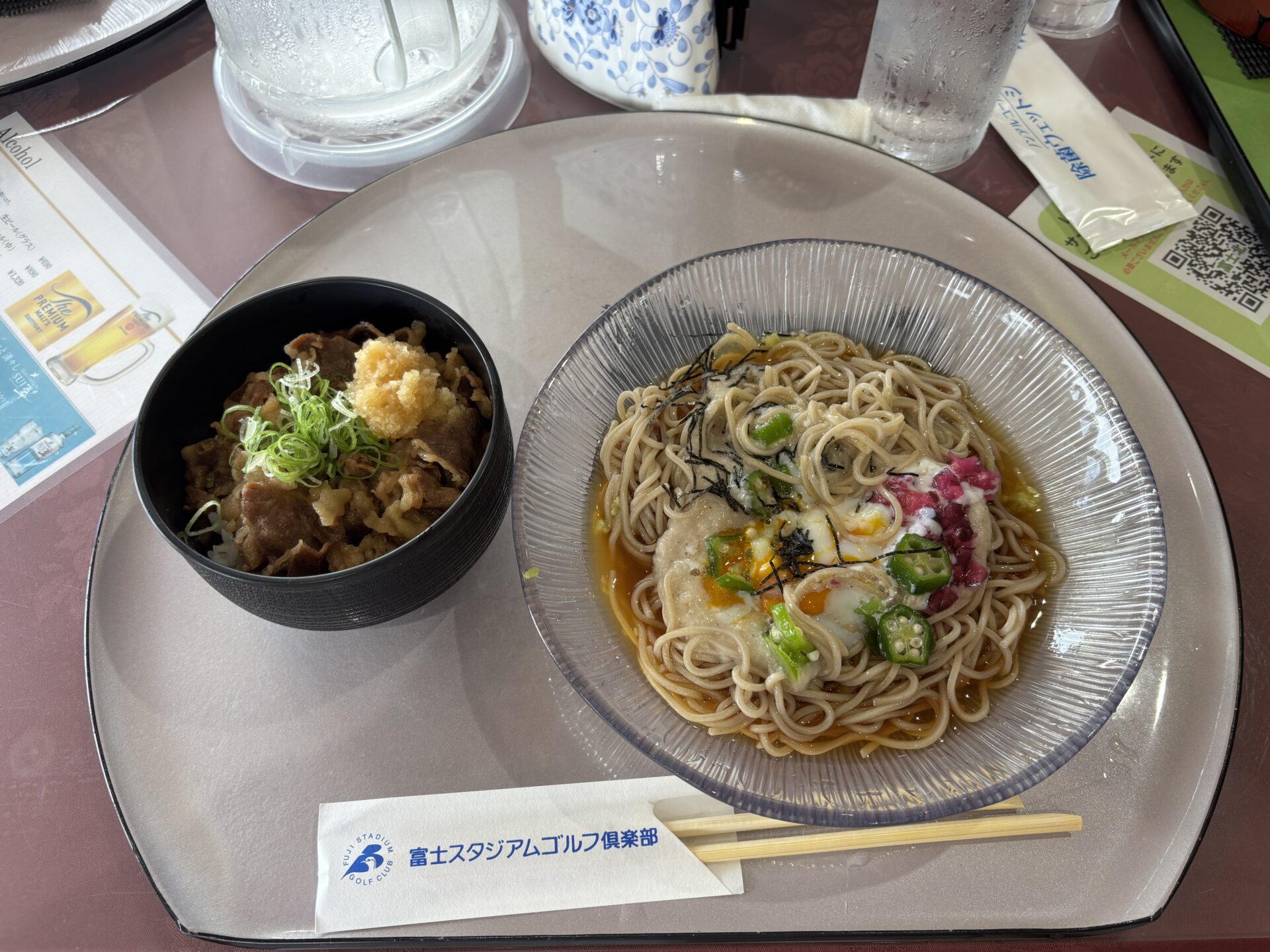 富士スタジアムゴルフ倶楽部 北コース 昼食（冷やしとろろ蕎麦と牛丼ミニセット）
